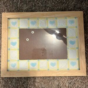 🩵5/$15🩵 Wooden 4X6 Pixture Frame with woven hearts